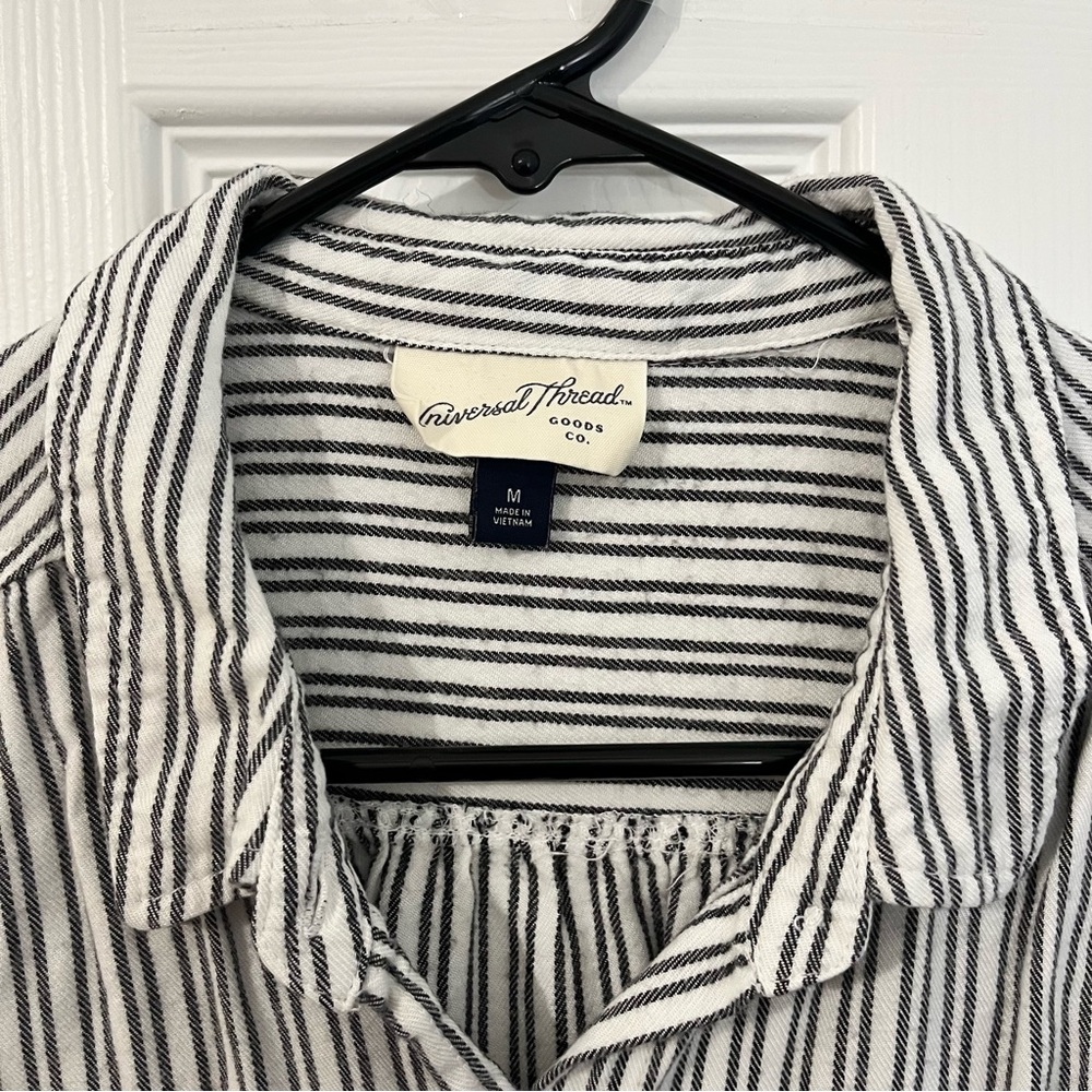 Button Up Top | Universal Thread (Target) - image 3